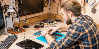 O que faz um técnico em eletrônica, quanto ganha e onde atuar?